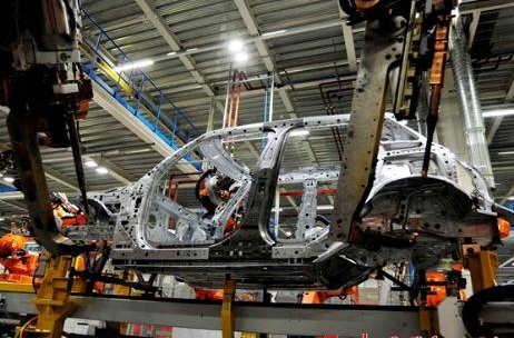 【ky.com】14亿中国人民风雨无阻追逐梦想_时事政治_中公教育网(图1)