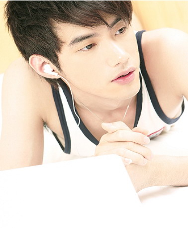 kycom：金球奖主持人劝众好莱坞影星：别用奖台做政治演讲(图2)